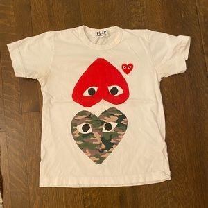 Comme de garcons camo and red t shirt